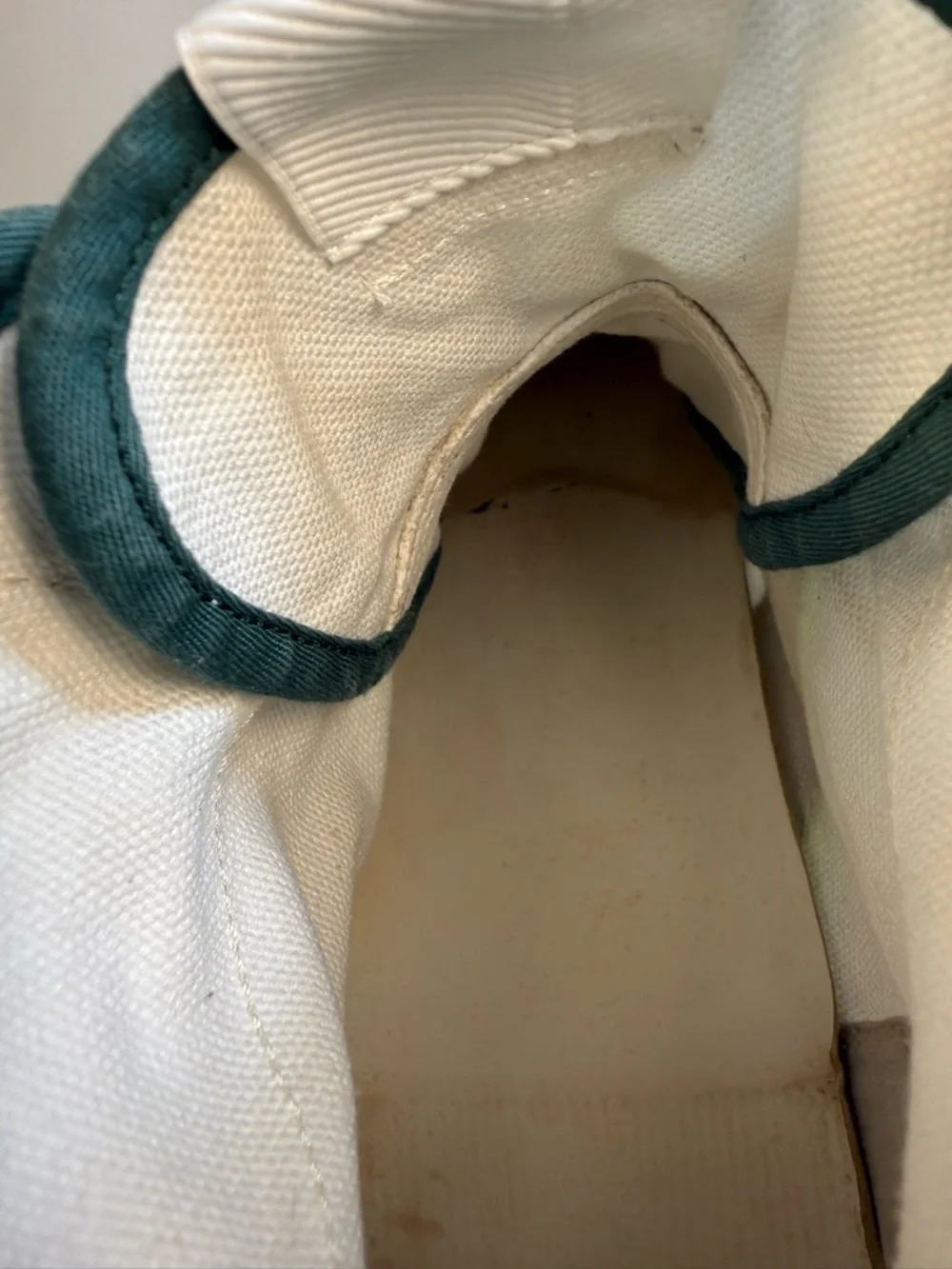 Gucci White High-Top Canvas Sneakers with Green Trim and Red-Black Stripe - Picture 10 of 12